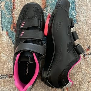 Women’s Tommaso Peloton Shoes size 10.